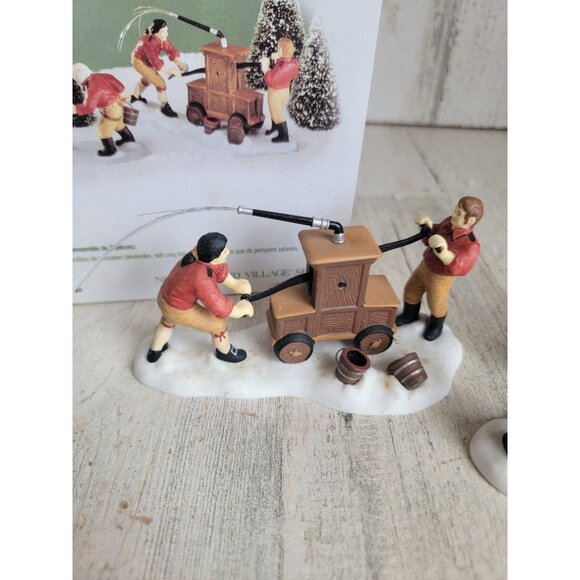 Dept 56 56335 Volunteer firefighters village accessory xmas - Picture 2 of 11